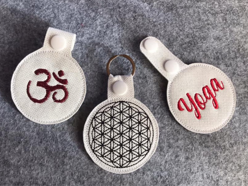 Yoga Schlüsselanhänger - ITH-Stickdatei